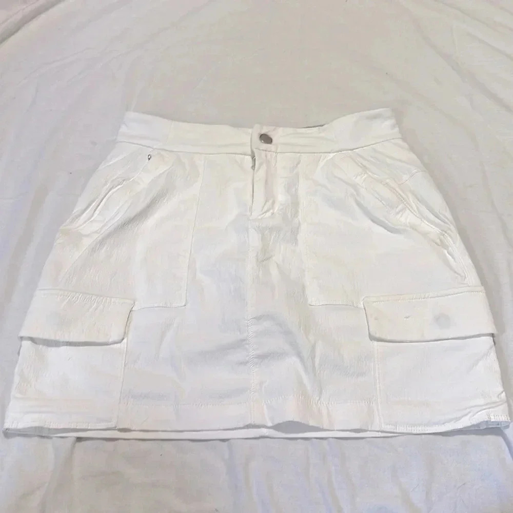 Athleta Trekkie Skort Skirt Womens Size 2 White Cargo Pockets Stretch